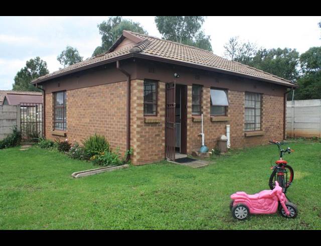 3 BEDROOM HOUSE FOR SALE IN CLAYVILLE